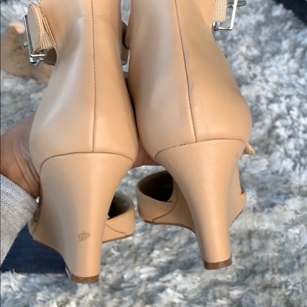 BCBG heels - Picture 3 of 4